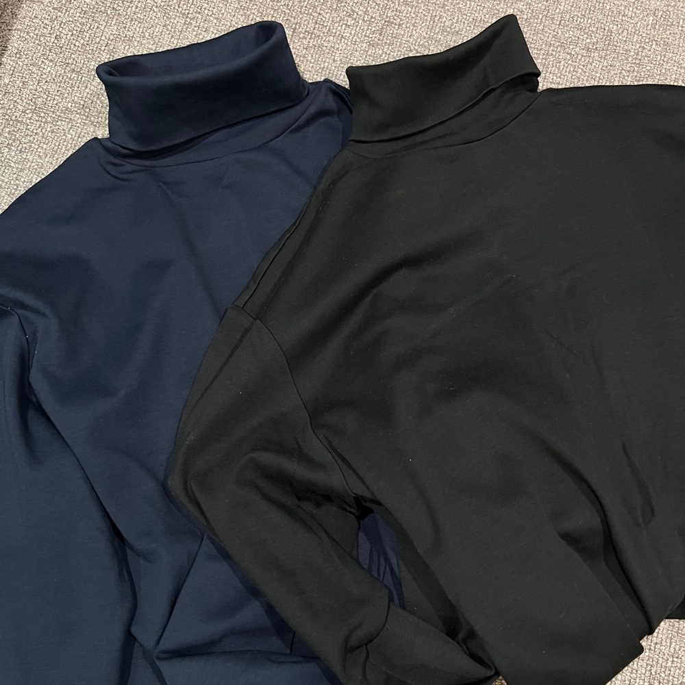 2 Murano Turtlenecks